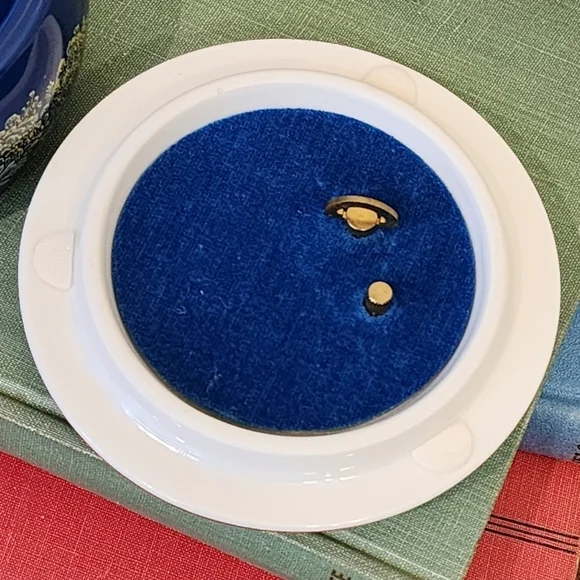 Danbury Mint Tropical Wonderland Blue Hawaii Robert Nelson Music Box #B8504 - Picture 7 of 8